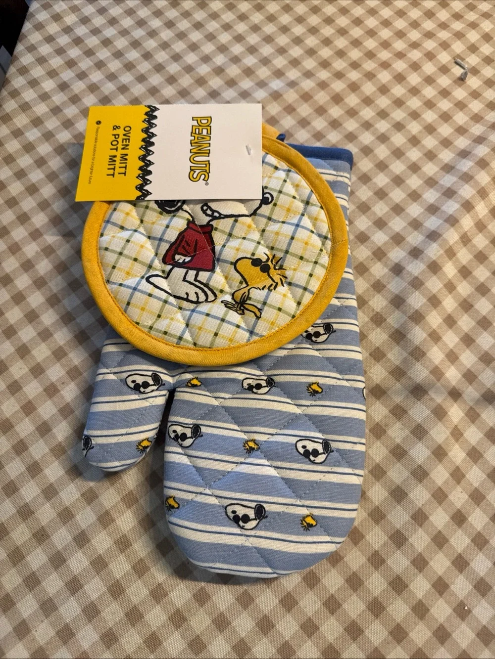 Peanuts Blue & Yellow Oven Mitt and Pot Holder Set with Snoopy